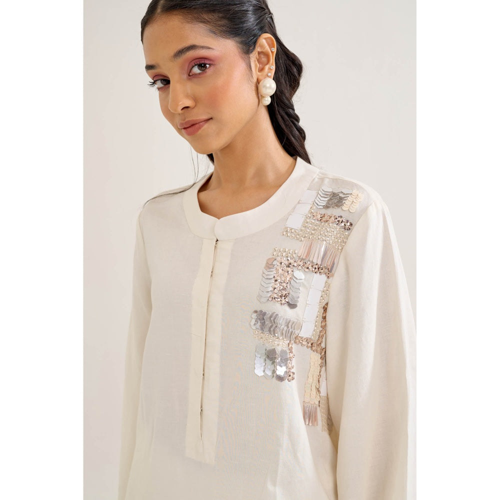 Siyona by Ankurita White Mogra Co-Ord (Set of 2)