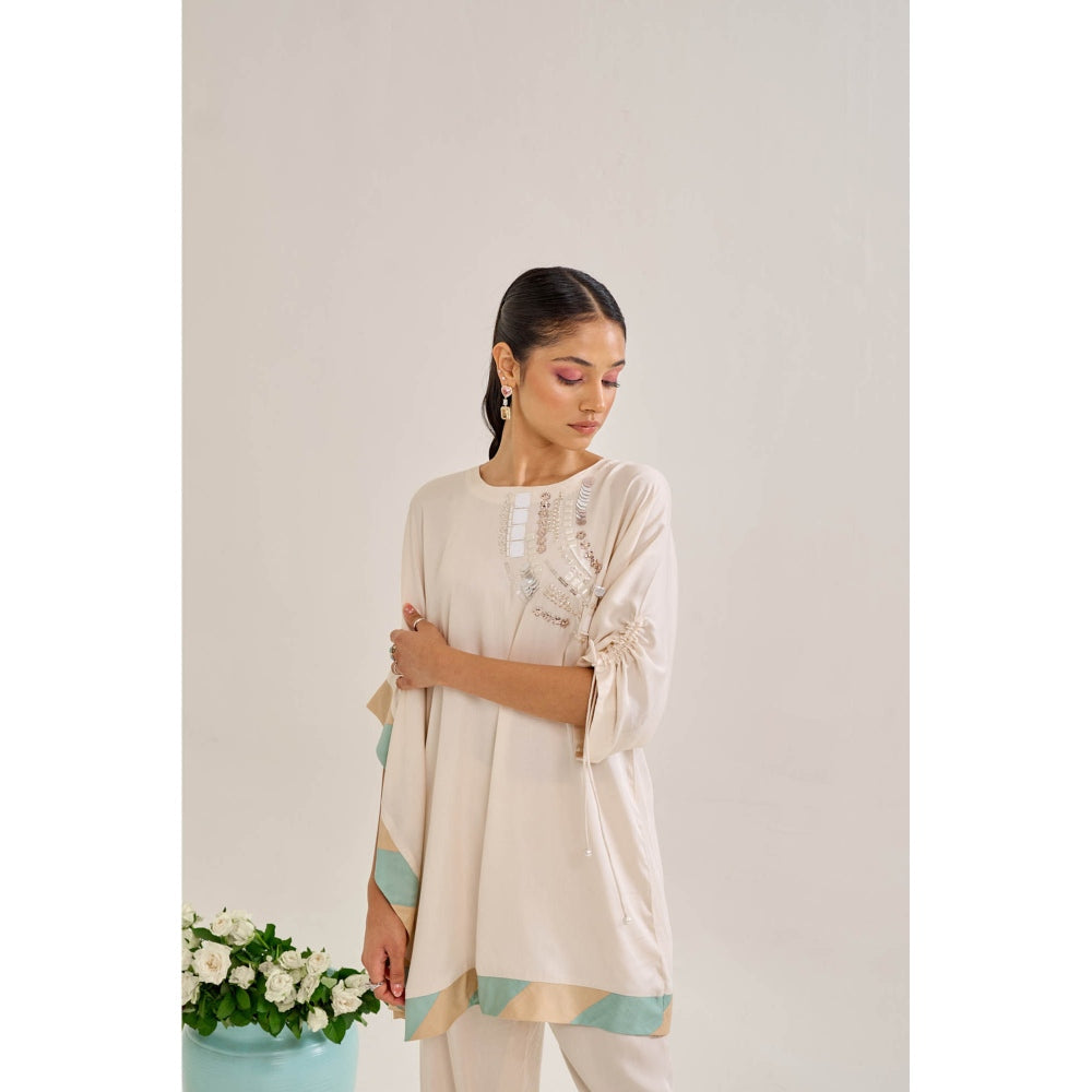 Siyona by Ankurita White Mallika Co-Ord (Set of 2)