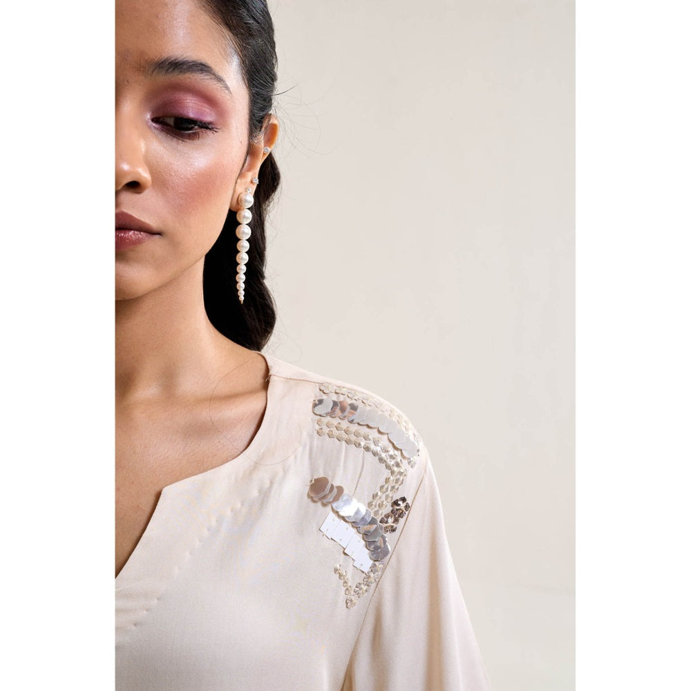 Siyona by Ankurita White Lily Co-Ord (Set of 2)