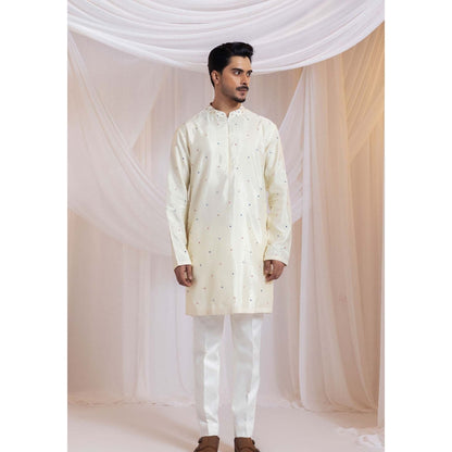 SMRITI Off White Knots Kurta with Pant