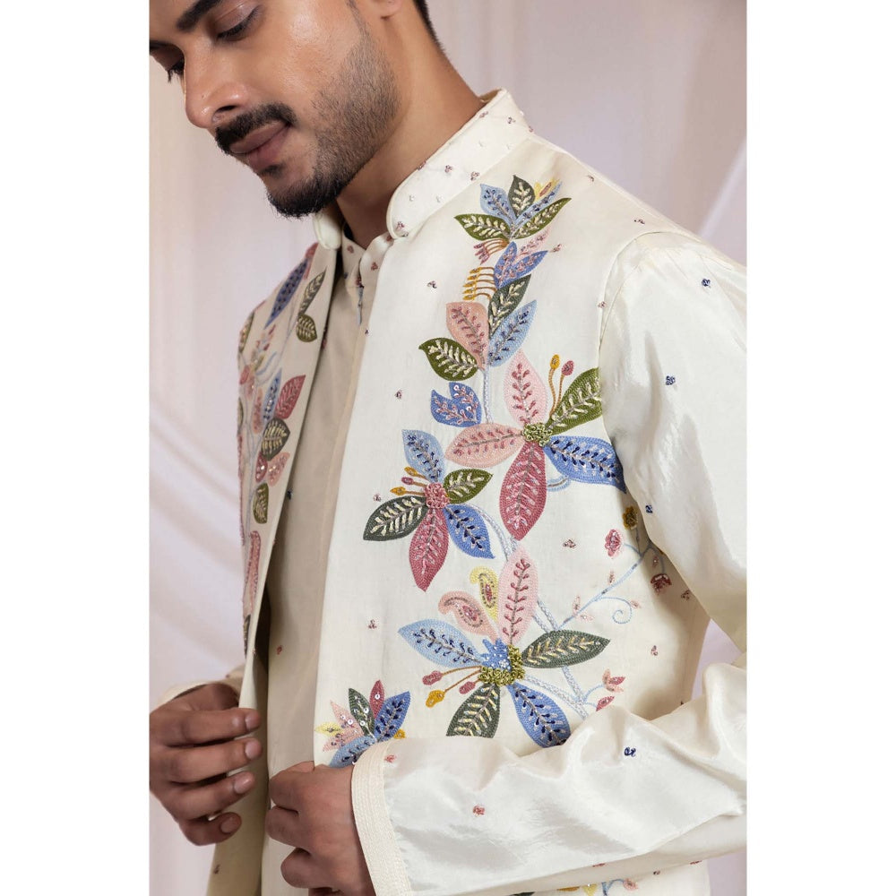 SMRITI Off White Knots Embroidery Jacket With Kurta And Pant