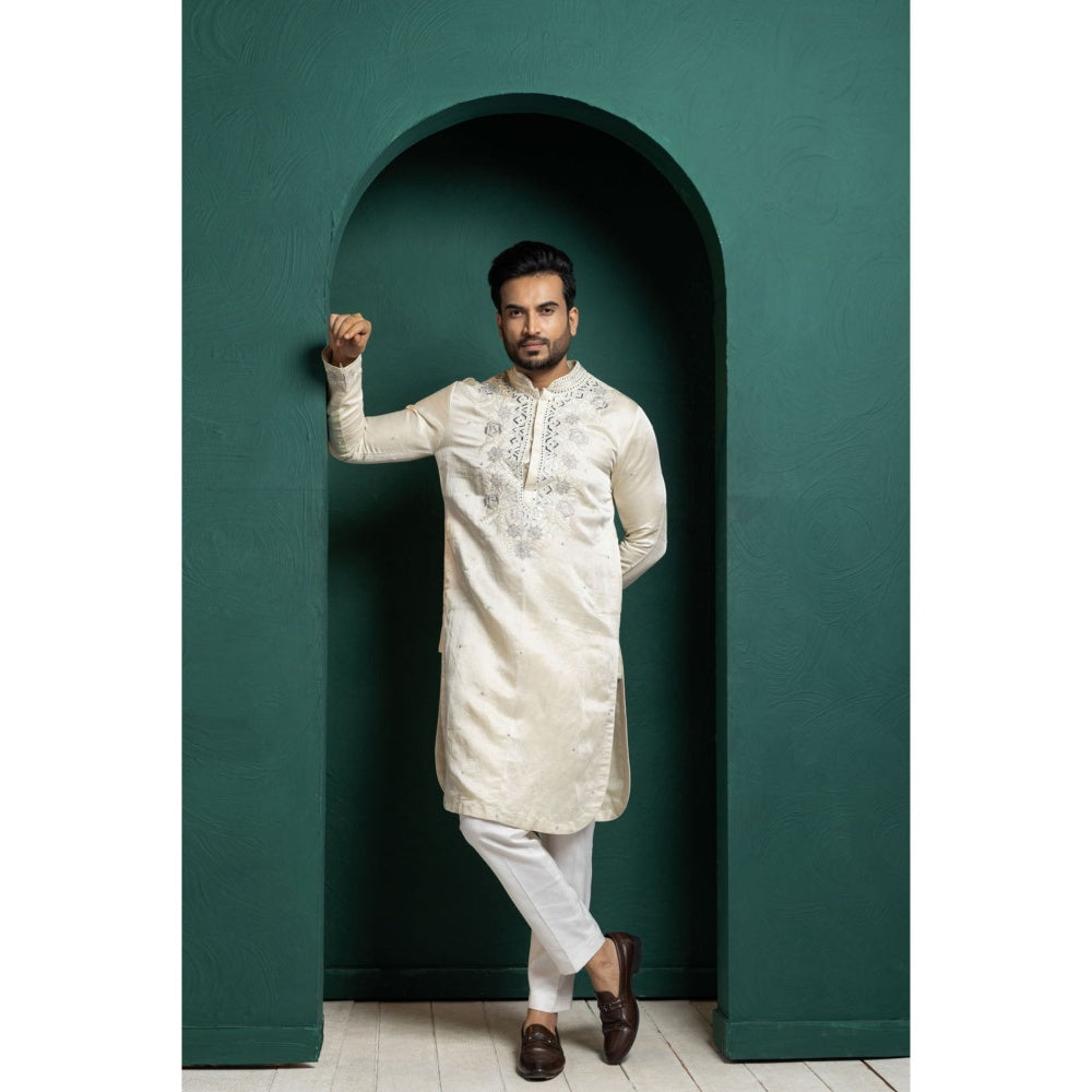 SMRITI Ivory Grace Embroidered Kurta