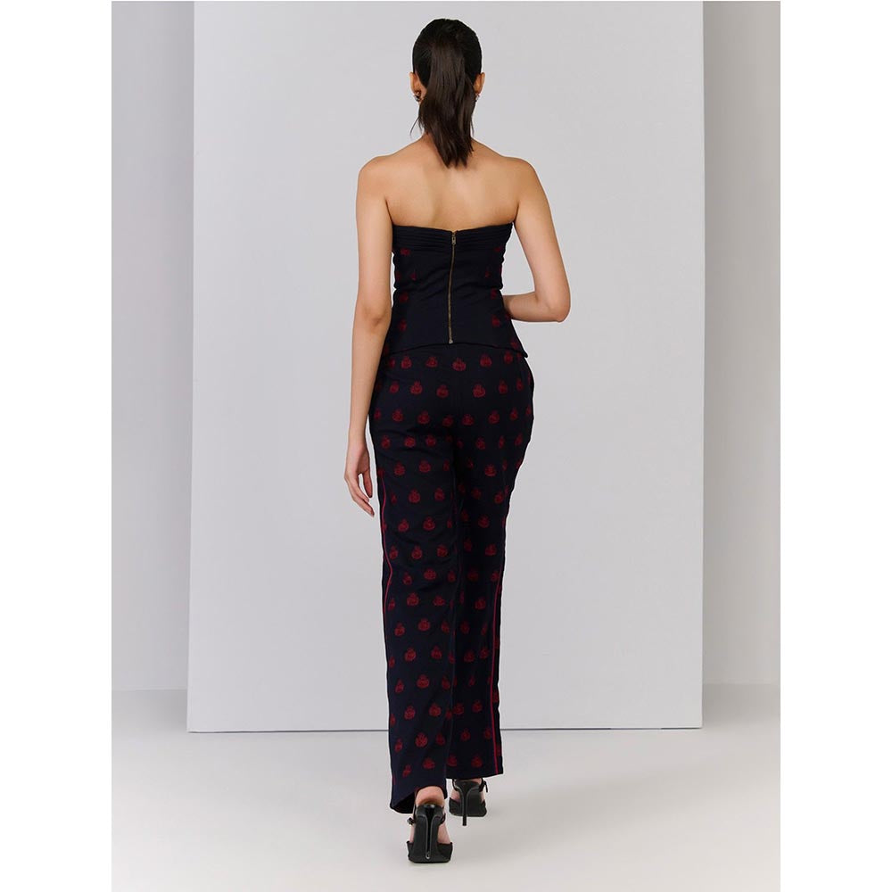 S&N by Shantnu Nikhil Celtic Knot Detailed Crop Top