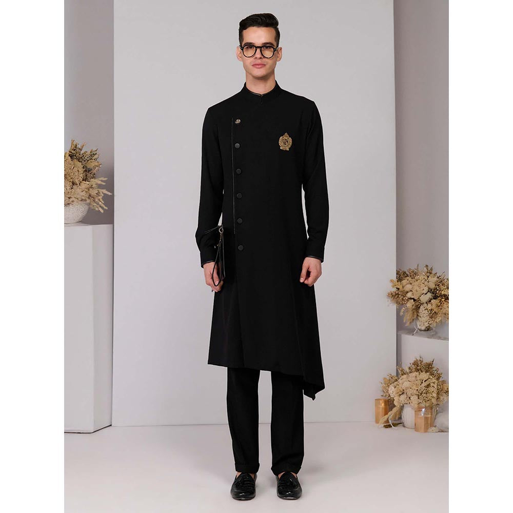 S&N by Shantnu Nikhil Black Minimalistic Asymmetric Kurta