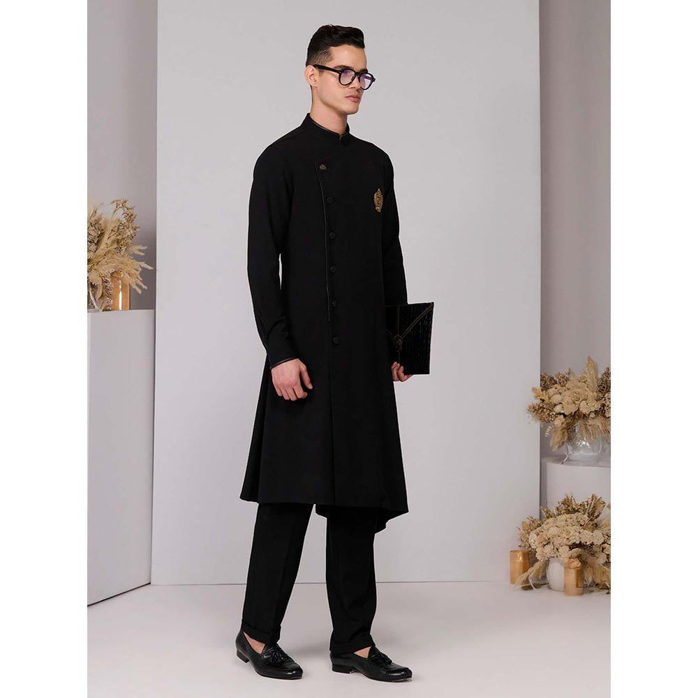S&N by Shantnu Nikhil Black Minimalistic Asymmetric Kurta