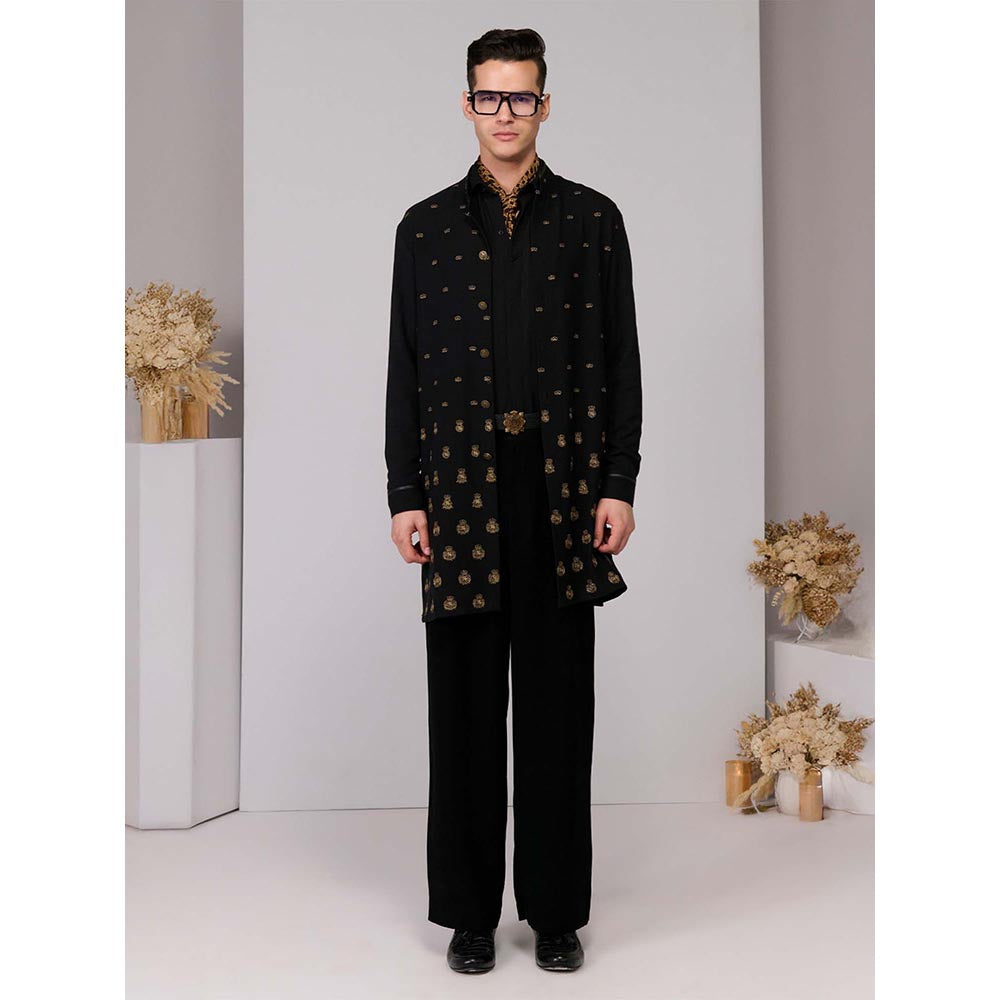 S&N by Shantnu Nikhil Navy Blue Crest Embroidery Kurta
