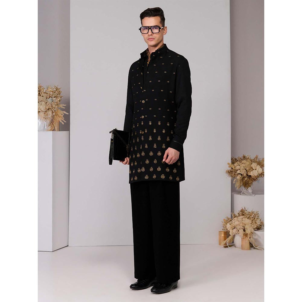 S&N by Shantnu Nikhil Navy Blue Crest Embroidery Kurta