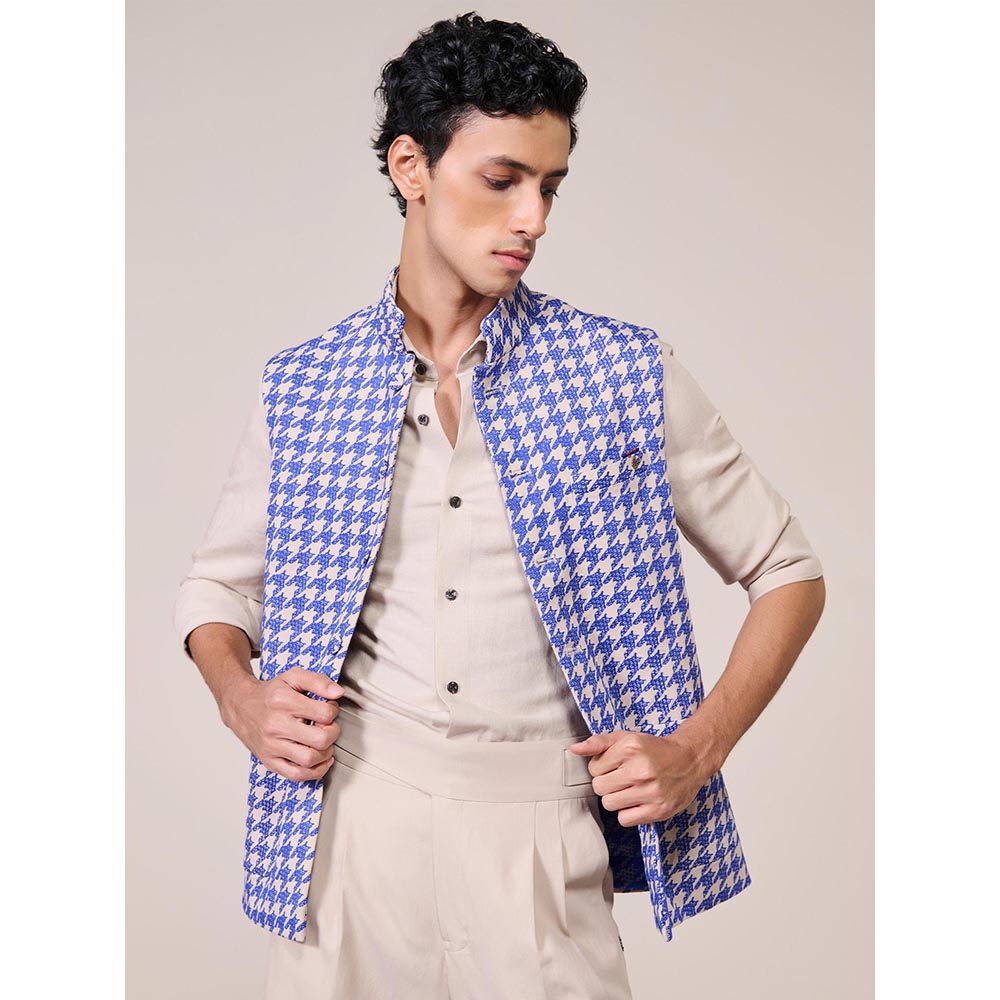 S&N by Shantnu Nikhil Beige Rayon Blend Sleeveless Waistcoat