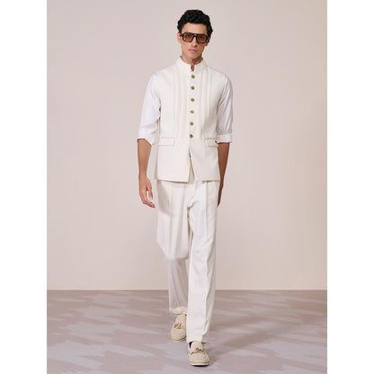 S&N by Shantnu Nikhil Off White Knitted Sleeveless Waistcoat