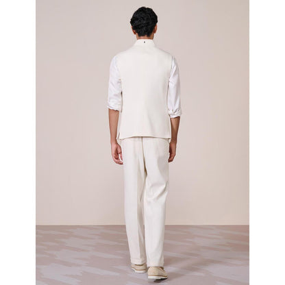 S&N by Shantnu Nikhil Off White Knitted Sleeveless Waistcoat