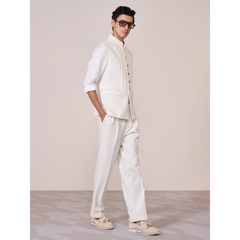 S&N by Shantnu Nikhil Off White Knitted Sleeveless Waistcoat