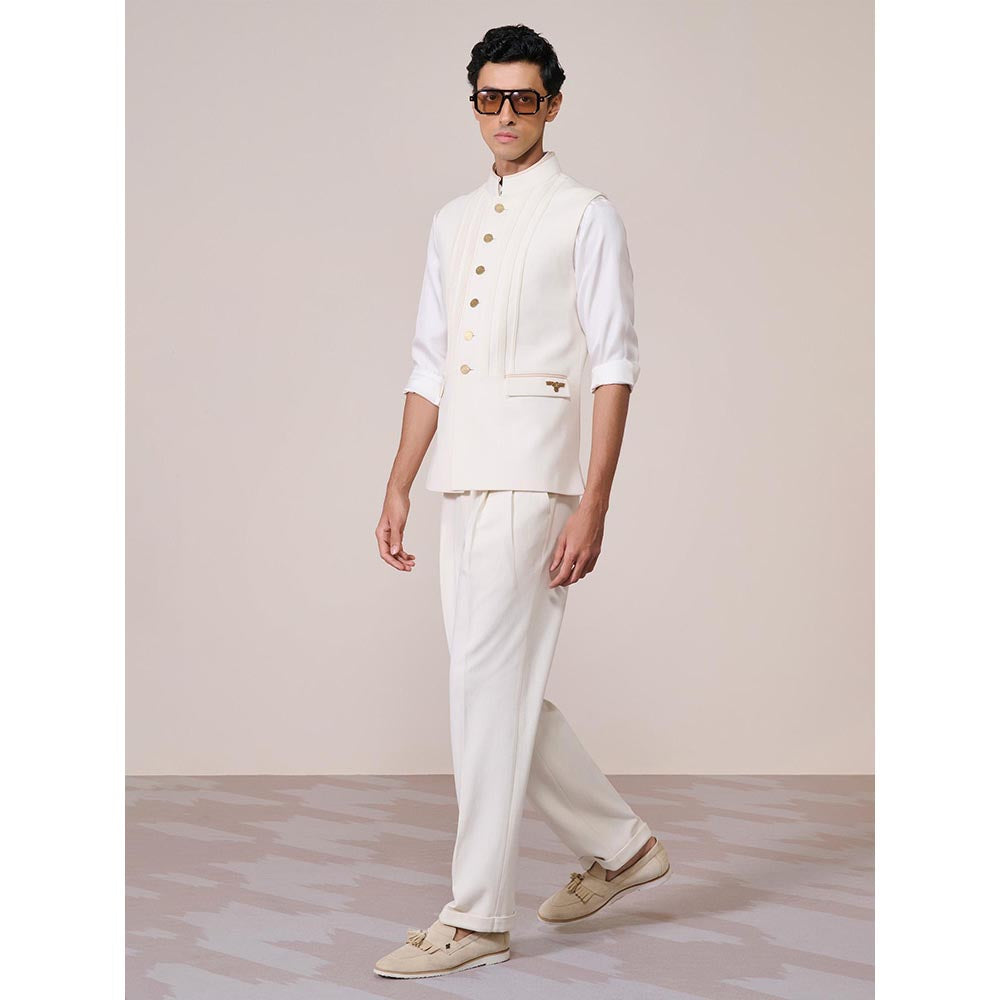 S&N by Shantnu Nikhil Off White Knitted Sleeveless Waistcoat