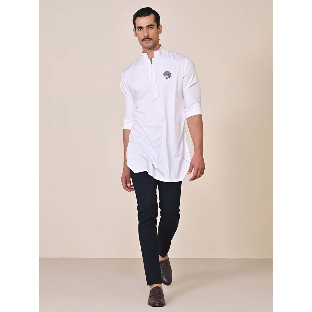 S&N by Shantnu Nikhil Classic White Embroidered Crest Kurta