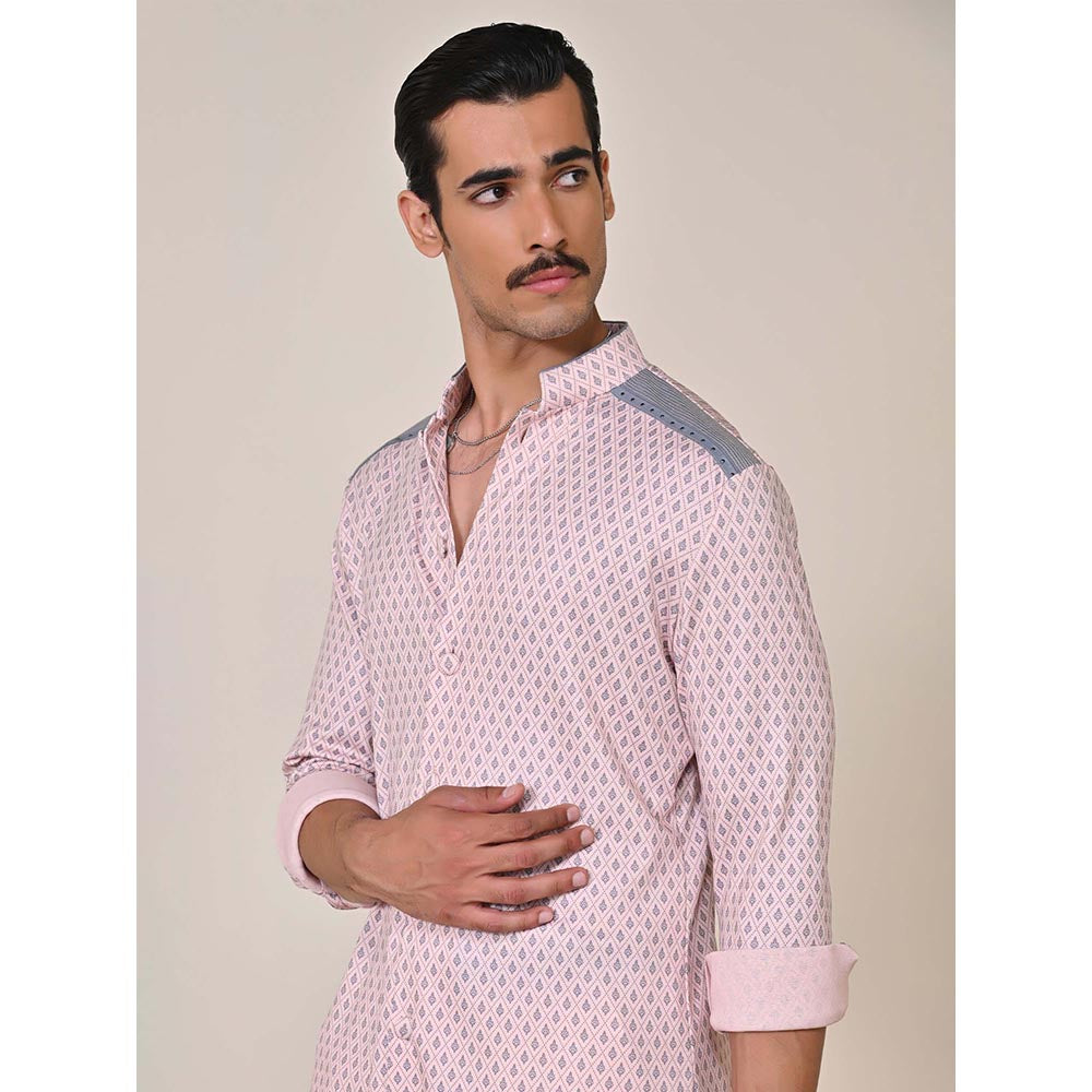 S&N by Shantnu Nikhil Pink Adamas Printed Kurta