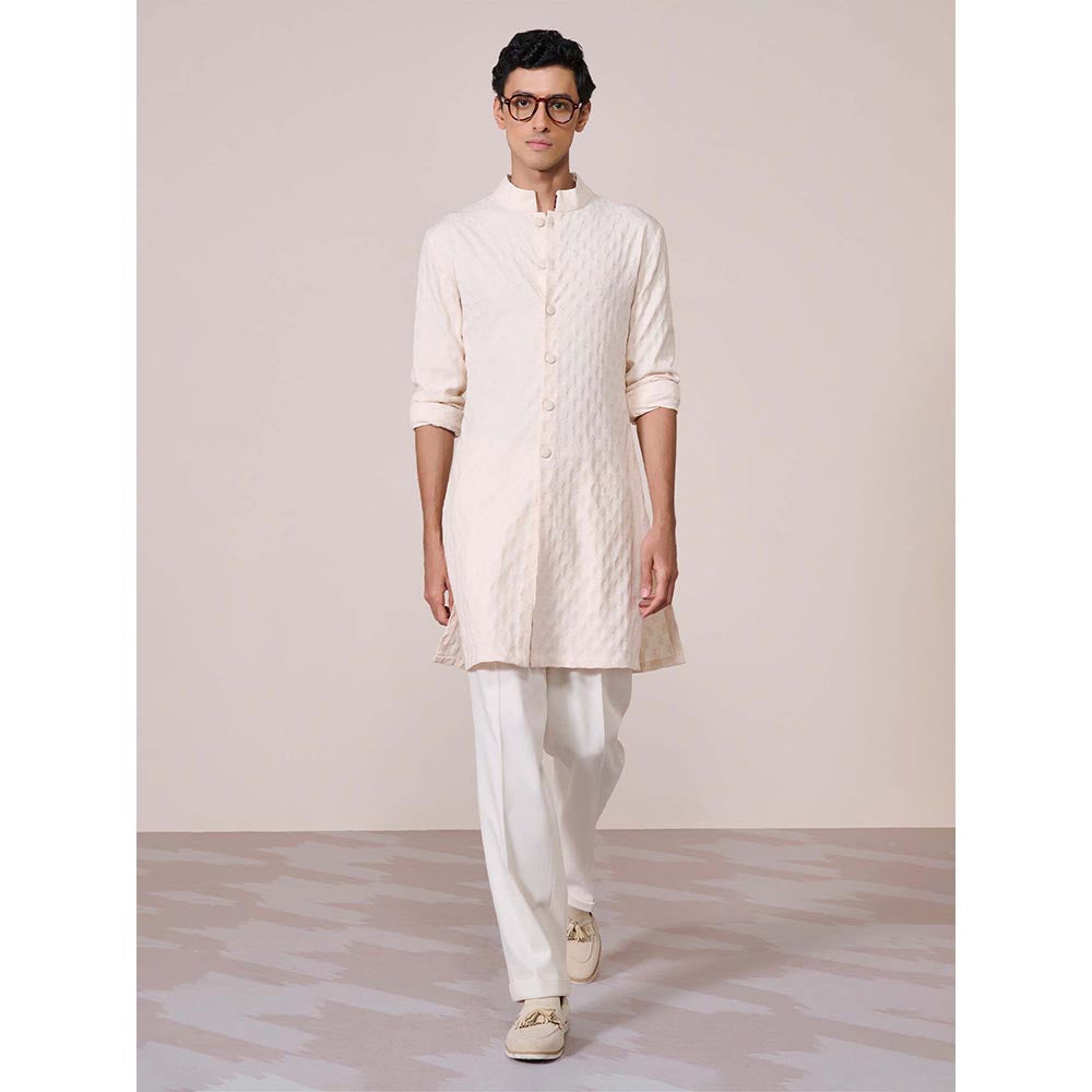 S&N by Shantnu Nikhil Off White Textured Kurta