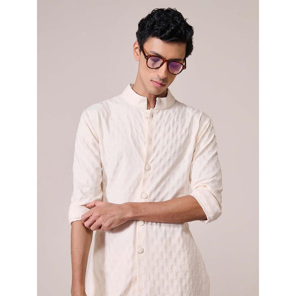 S&N by Shantnu Nikhil Off White Textured Kurta