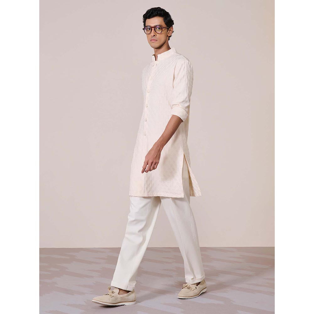 S&N by Shantnu Nikhil Off White Textured Kurta