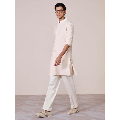 S&N by Shantnu Nikhil Off White Textured Kurta