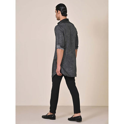 S&N by Shantnu Nikhil Black and Grey Leopard Print Kurta