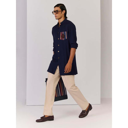 S&N by Shantnu Nikhil Navy Solid Kurta with Printed Pocket