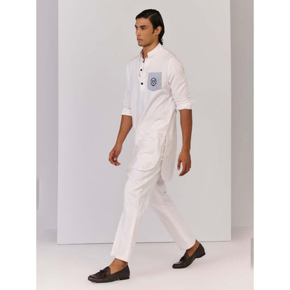 S&N by Shantnu Nikhil White Bamboo Front Pocket Cotton Kurta