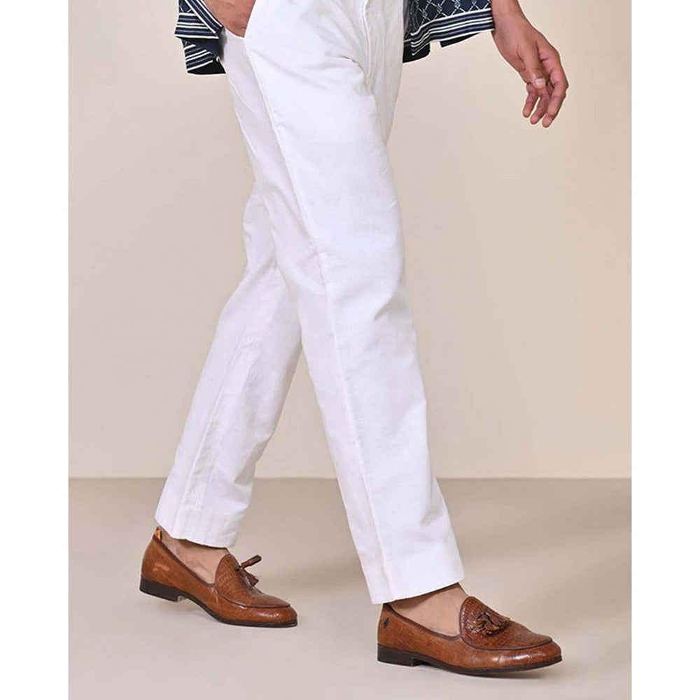 S&N by Shantnu Nikhil Linen Relaxed Fit Off White Trouser