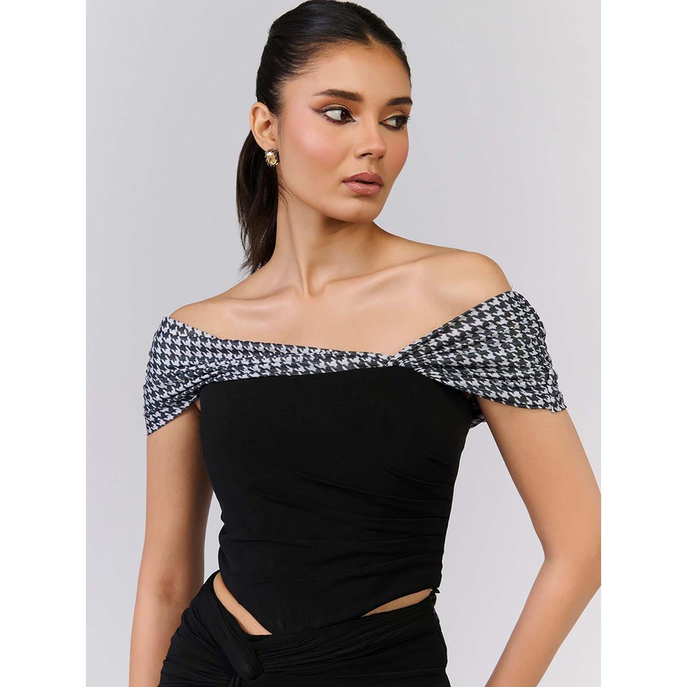 S&N by Shantnu Nikhil Black Crop Top