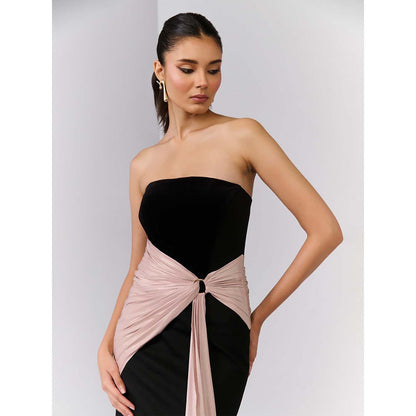 S&N by Shantnu Nikhil Women Black Jersey Solid Dress
