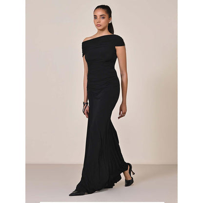 S&N by Shantnu Nikhil Women Black Jersey Solid Gown