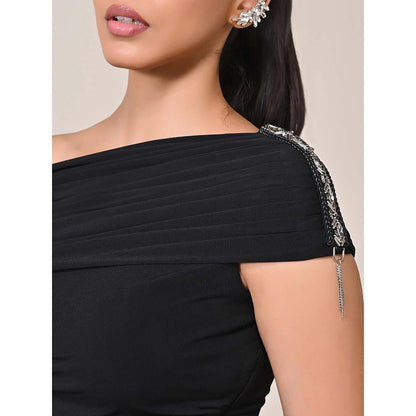 S&N by Shantnu Nikhil Women Black Jersey Solid Gown