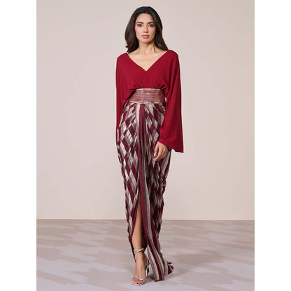 S&N by Shantnu Nikhil Women Red Jersey Solid Gown