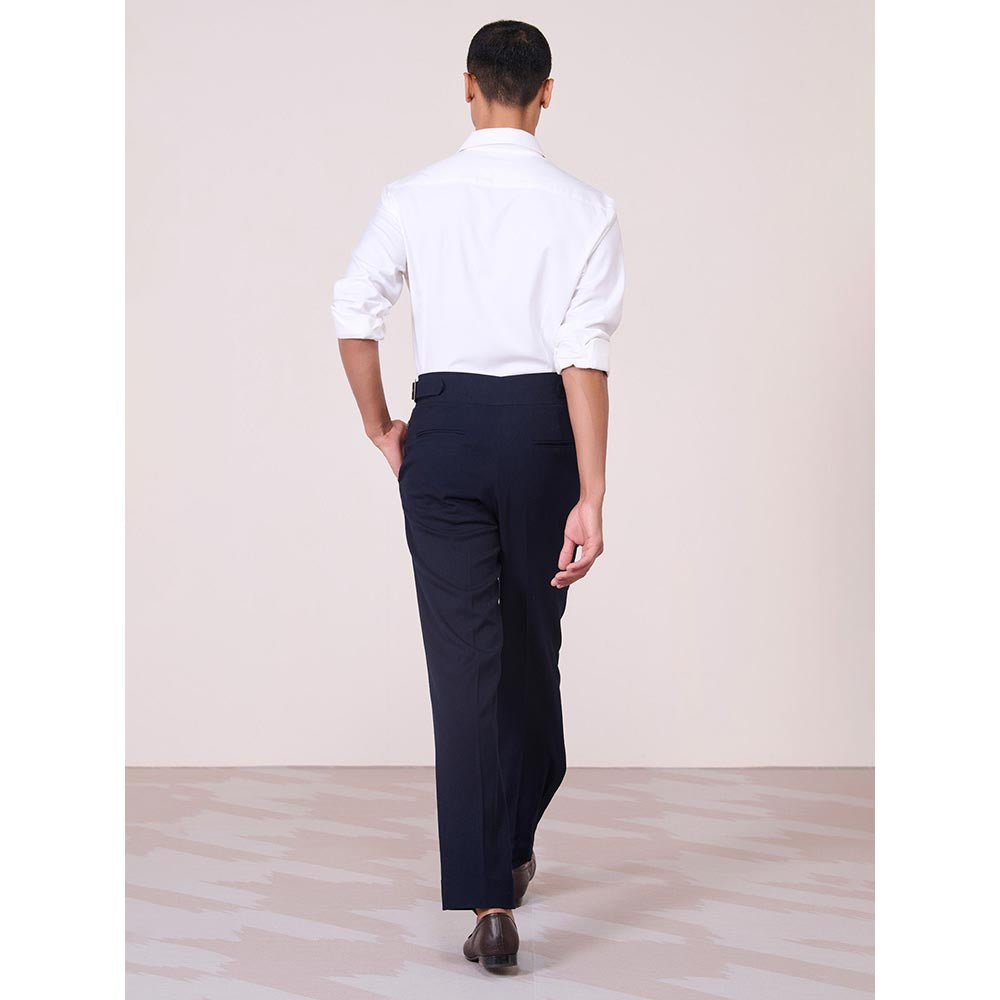 S&N by Shantnu Nikhil Men's Off White Rayon Blend Stripes Slim Fit Shirt