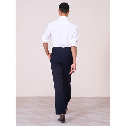 S&N by Shantnu Nikhil Men's Off White Rayon Blend Stripes Slim Fit Shirt