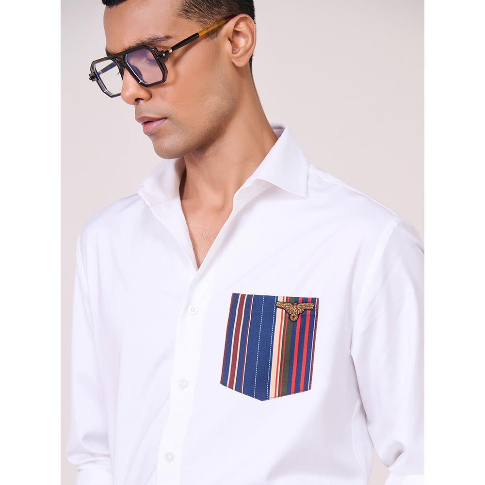 S&N by Shantnu Nikhil Men's Off White Rayon Blend Stripes Slim Fit Shirt