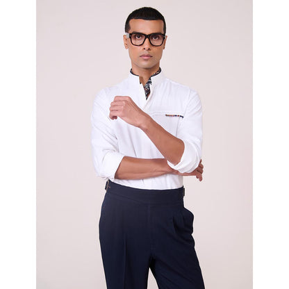 S&N by Shantnu Nikhil Mens Off White Rayon Blend Plain Slim Fit Shirt