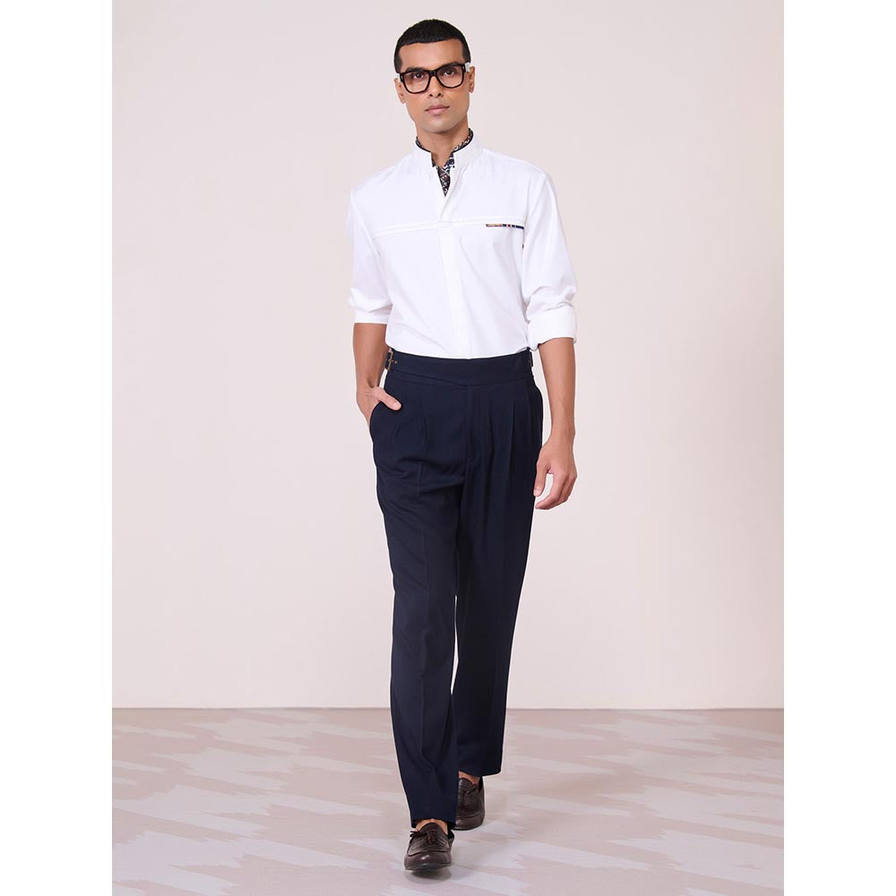 S&N by Shantnu Nikhil Mens Off White Rayon Blend Plain Slim Fit Shirt