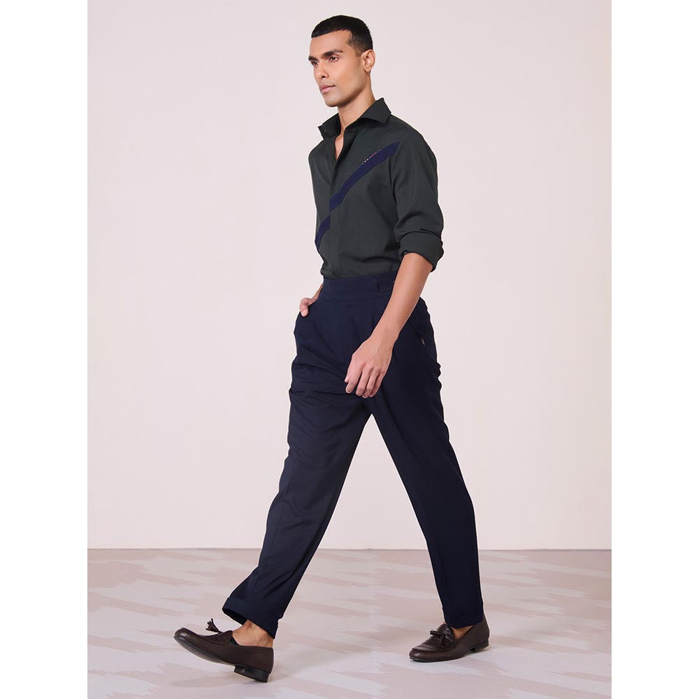 S&N by Shantnu Nikhil Mens Green Rayon Blend Plain Slim Fit Shirt