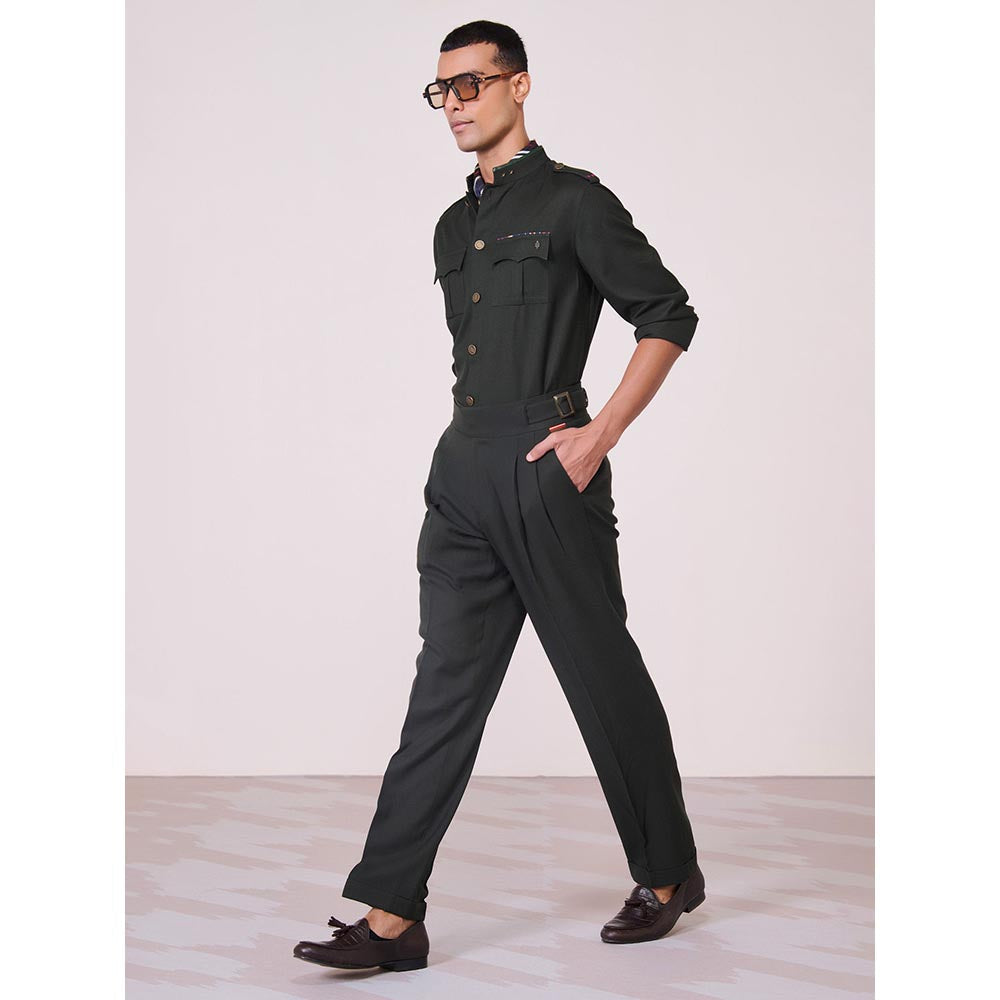 S&N by Shantnu Nikhil Men Green Rayon Blend Plain Slim Fit Shirt
