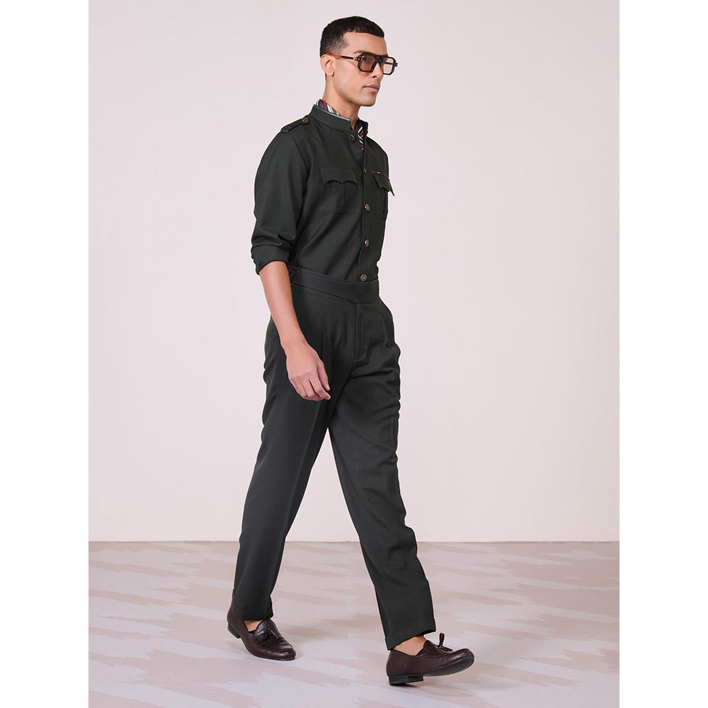 S&N by Shantnu Nikhil Men Green Rayon Blend Plain Slim Fit Shirt