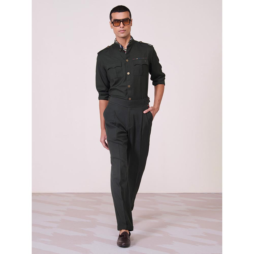 S&N by Shantnu Nikhil Men Green Rayon Blend Plain Slim Fit Shirt