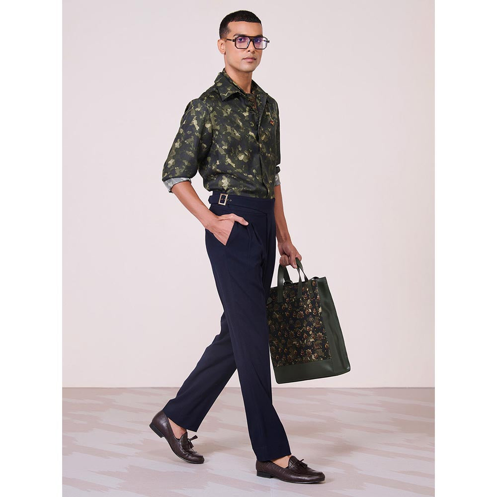 S&N by Shantnu Nikhil Men's Green Rayon Blend Camouflage Slim Fit Shirt