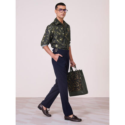 S&N by Shantnu Nikhil Men's Green Rayon Blend Camouflage Slim Fit Shirt