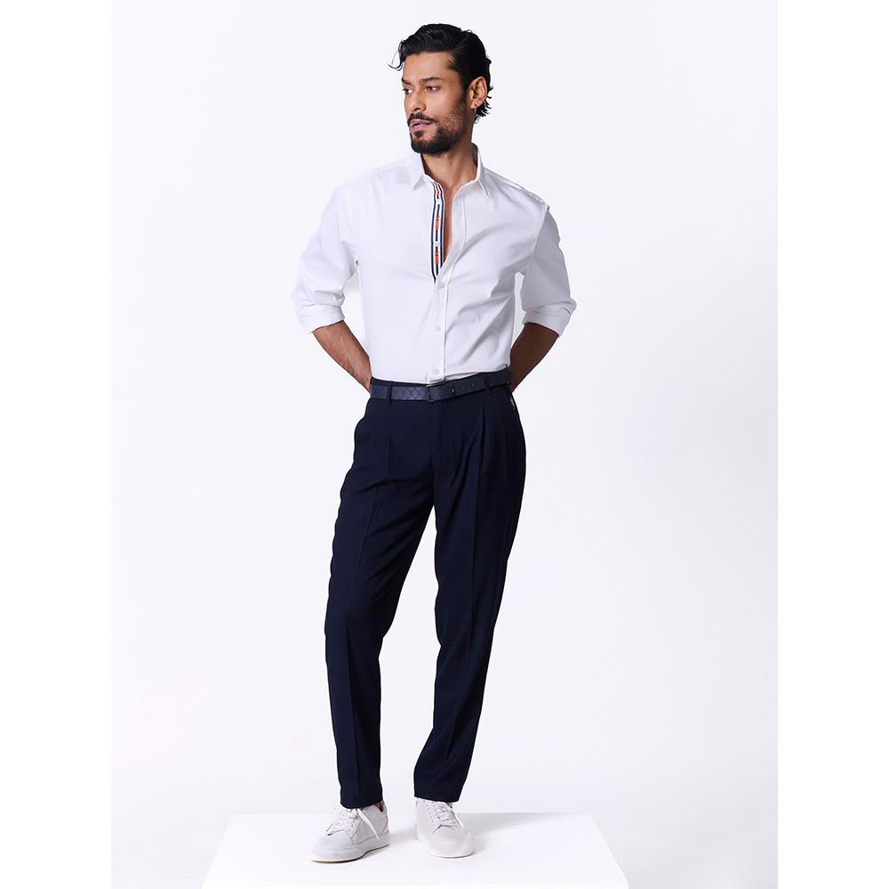 S&N by Shantnu Nikhil Men's White Cotton Blend Stripes Slim Fit Shirt