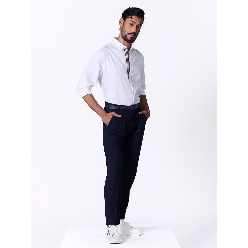 S&N by Shantnu Nikhil Men's White Cotton Blend Stripes Slim Fit Shirt