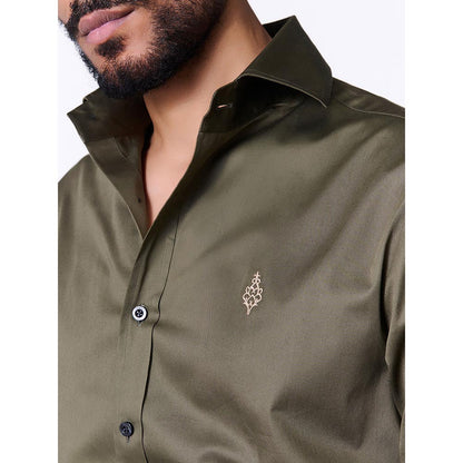 S&N by Shantnu Nikhil Men's Olive Rayon Blend Plain Slim Fit Shirt