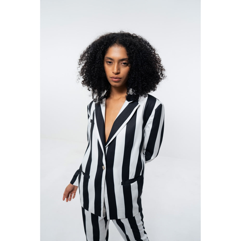 SOTBELLA White and Black Stripe Single Breasted Blazer