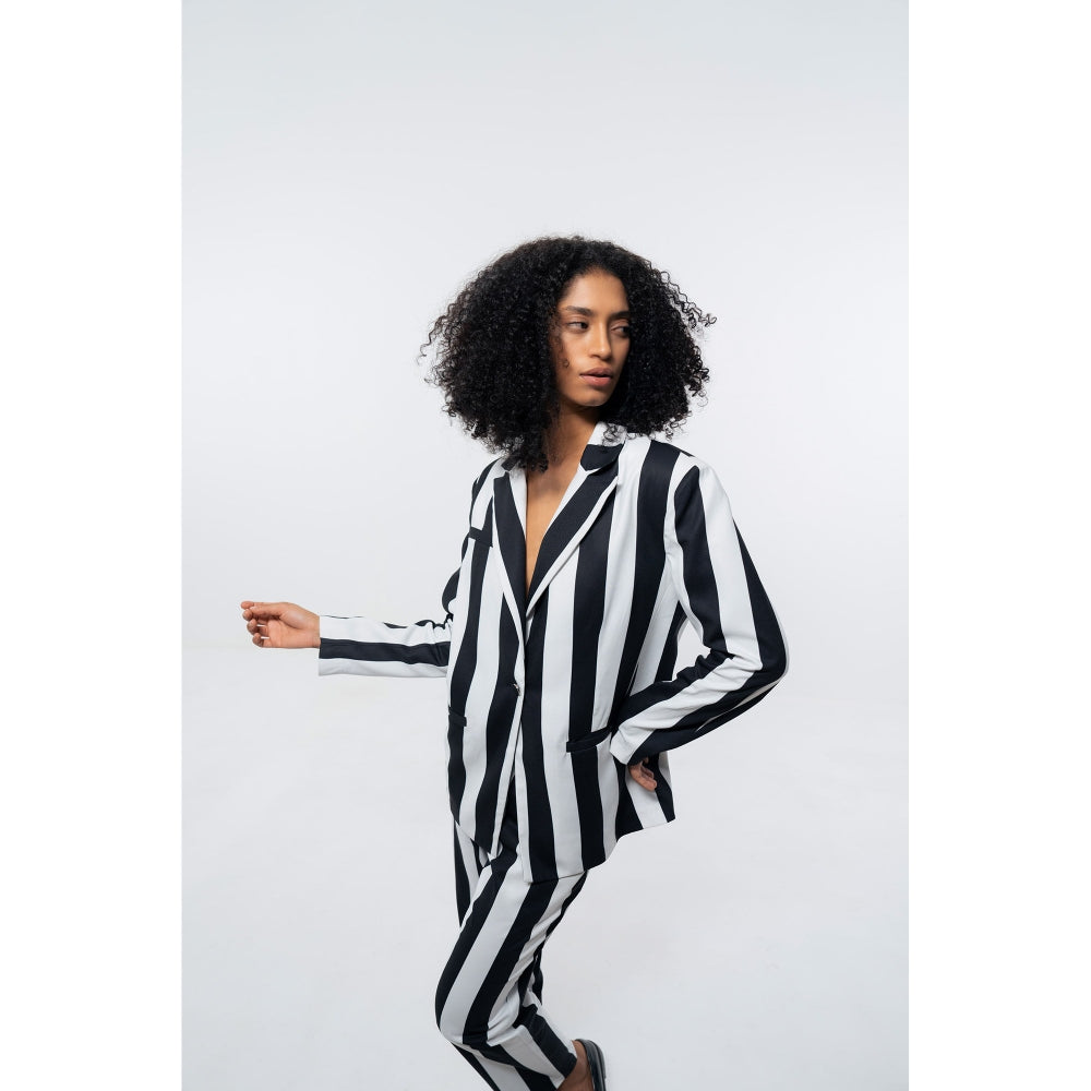 SOTBELLA White and Black Stripe Single Breasted Blazer