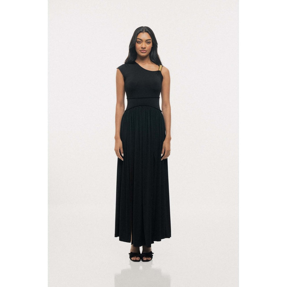 SOTBELLA One-Shoulder Pleated Maxi Dress