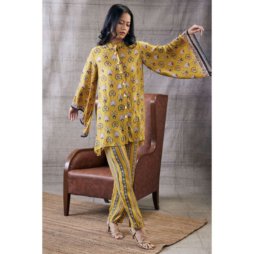 Soup by Sougat Paul Sarouk Embroidered Co-Ord (Set of 2)