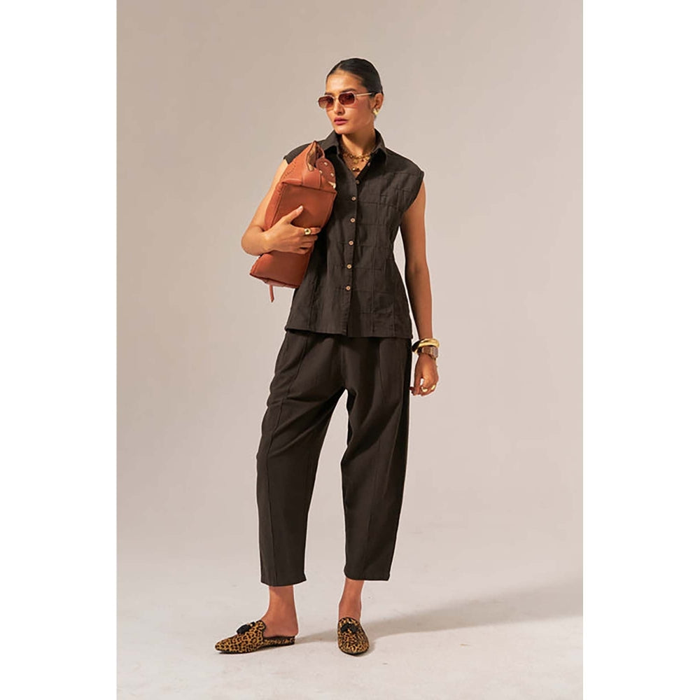 SPACE Oversized Kala Brown Cotton Chaand Sleeveless Shirt And Elasticated Waist Pant